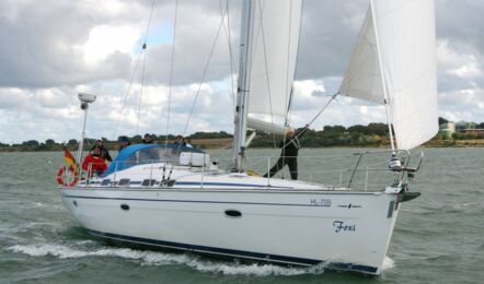 Steuerbord Aussenaufnahme der Bavaria 46 cruiser "Foxi" in Heiligenhafen