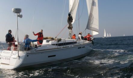 Steuerbord Heckansicht der Sun Odyssey 409 Rocky in Flensburg