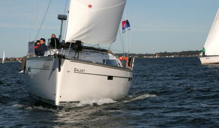 Bugansicht der Bavaria cruiser 46 Galaxy in Flensburg