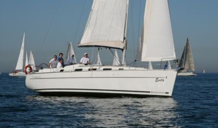 Steuerbord Aussenaufnahme der Beneteau Cyclades 39 "Evita" in Heiligenhafen