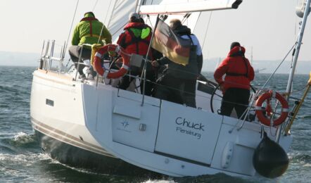 Heckansicht der Sun Odyssey 439 Chuck in Flensburg