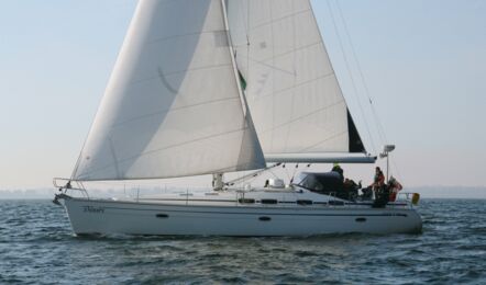 Backbord Aussenaufnahme der Bavaria 46 cruiser Snoopy in Flensburg