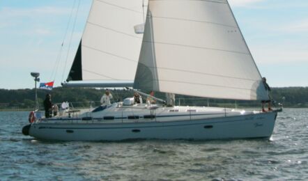 Steuerbord Aussenaufnahme der Bavaria 46 cruiser "Foxi" in Heiligenhafen