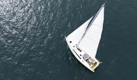 Deck Aussenaufnahme der Bavaria cruiser 41 sport "Ventus" (ehemals "Shag") in Heiligenhafen