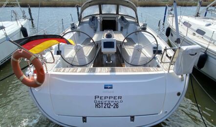 Heck Aussenaufnahme der Bavaria cruiser 41 "Pepper" in Barth