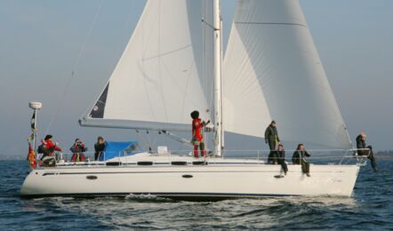 Steuerbord Aussenaufnahme der Bavaria 46 cruiser "Foxi" in Heiligenhafen