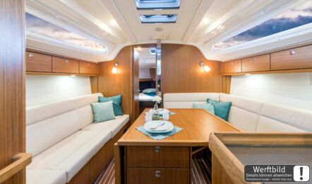 Salon Innenaufnahme einer Bavaria cruiser 37