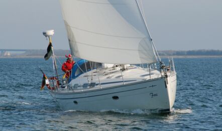 Bug Aussenaufnahme der Bavaria 46 cruiser "Foxi" in Heiligenhafen