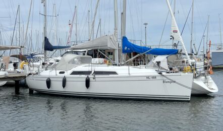 Steuerbord Aussenaufnahme der Hanse 320 "Blomquist" in Heiligenhafen