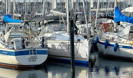 Bug Aussenaufnahme der Oceanis 31 "Sterntaler" in Heiligenhafen