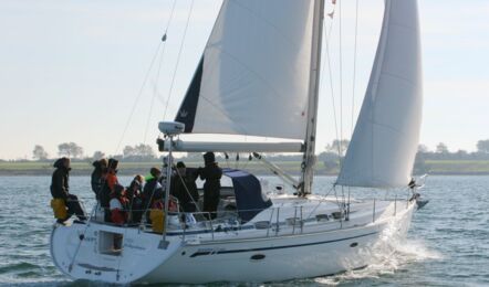 Heck Steuerbord Aussenaufnahme der Bavaria 46 cruiser Snoopy in Flensburg