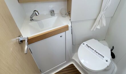 WC Innenaufnahme der Oceanis 38 "Ulysses" in Heiligenhafen